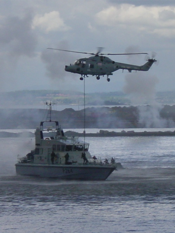 Sea Rescue : UK Combat Rescue at Sea by a Lynxhelicopter over a Royal